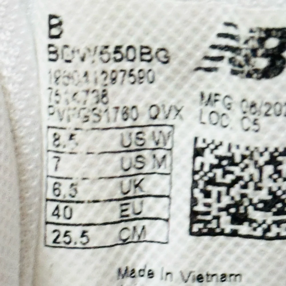 New Balance 550 Sneakers - Picture 8 of 9